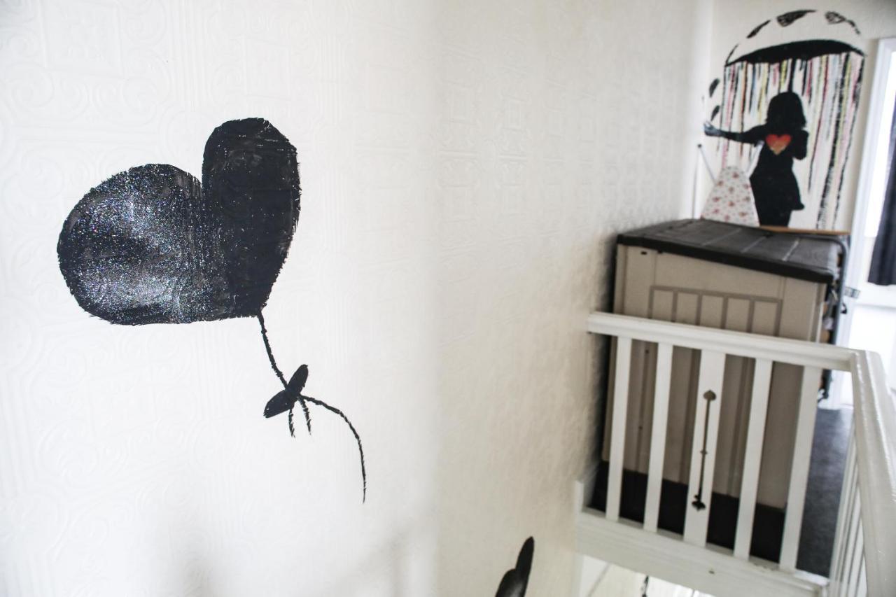 Banksy House By Serviced Living Liverpool Eksteriør billede